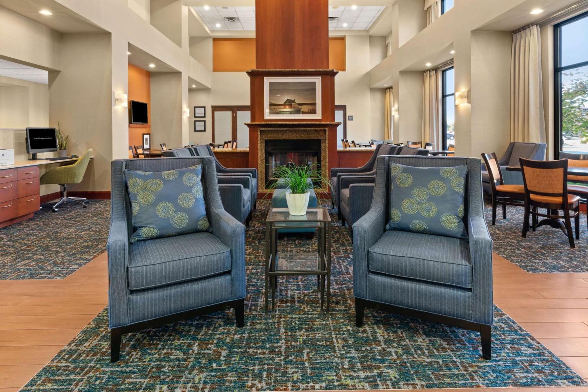 Hampton Inn & Suites Burlington Exteriér fotografie