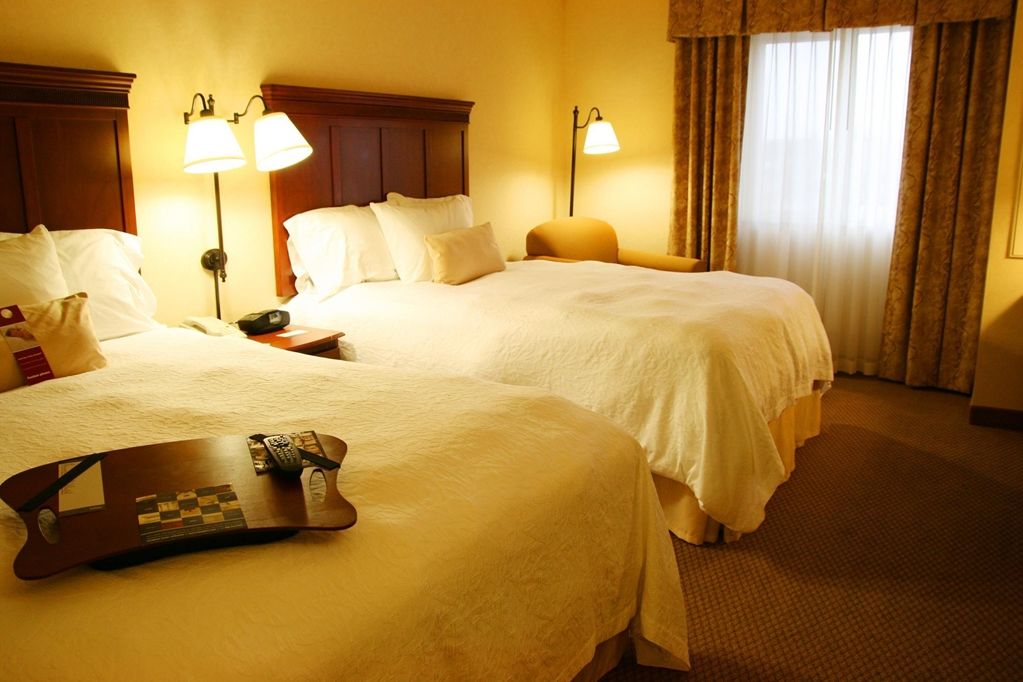 Hampton Inn & Suites Burlington Pokoj fotografie